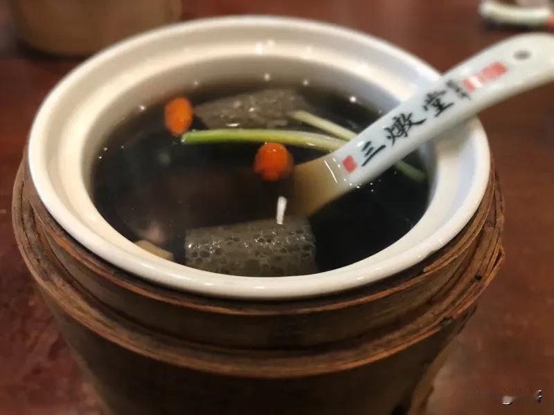 别再只知道吃香椿了！🌿｜谷雨必喝这碗“通神水”老祖宗说：“春主肝，风邪盛。”