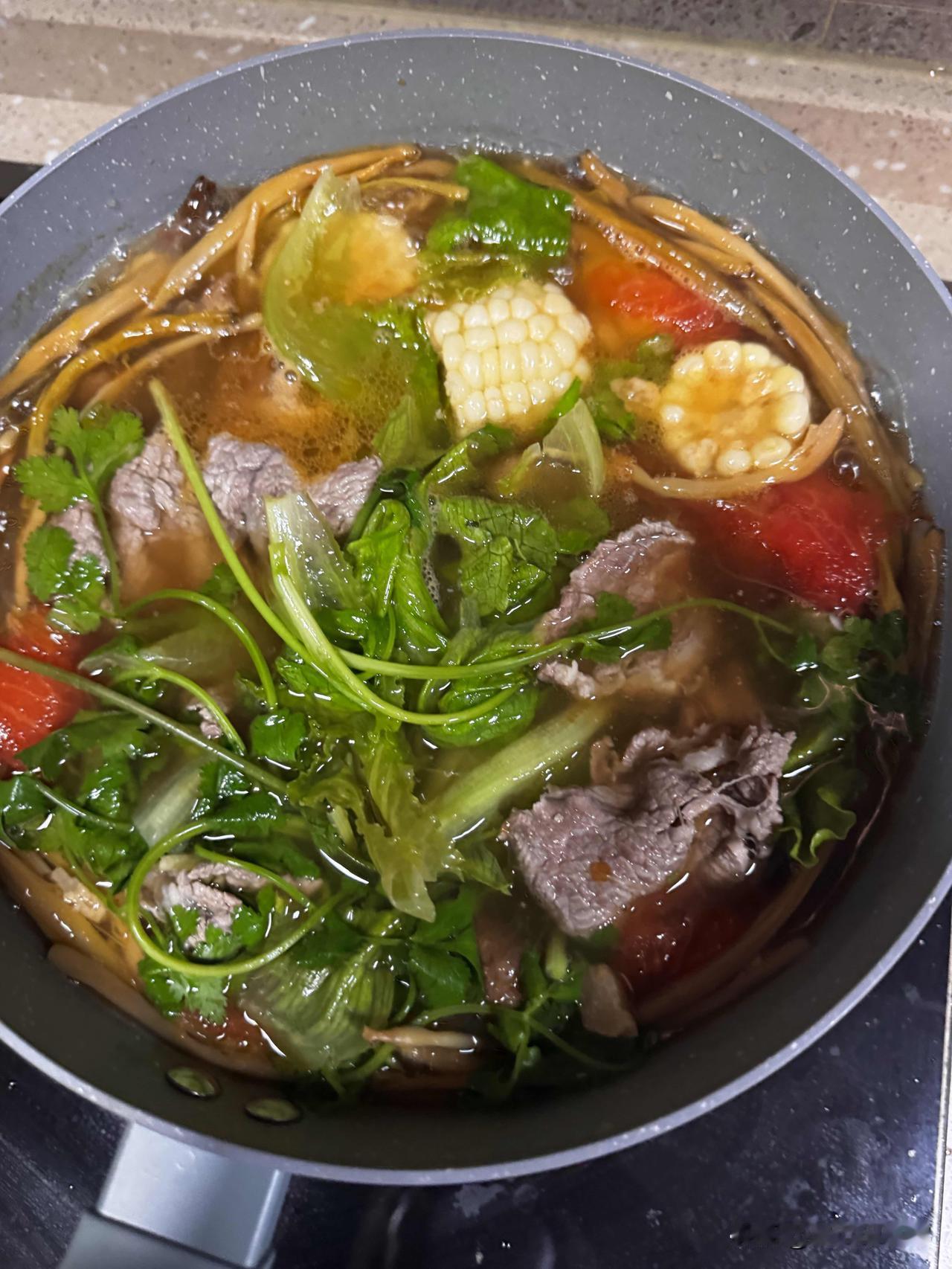 一位通透的老阿姨给我的人生忠告：守好三量，方得从容。人到中年，早已过了肆意挥霍的