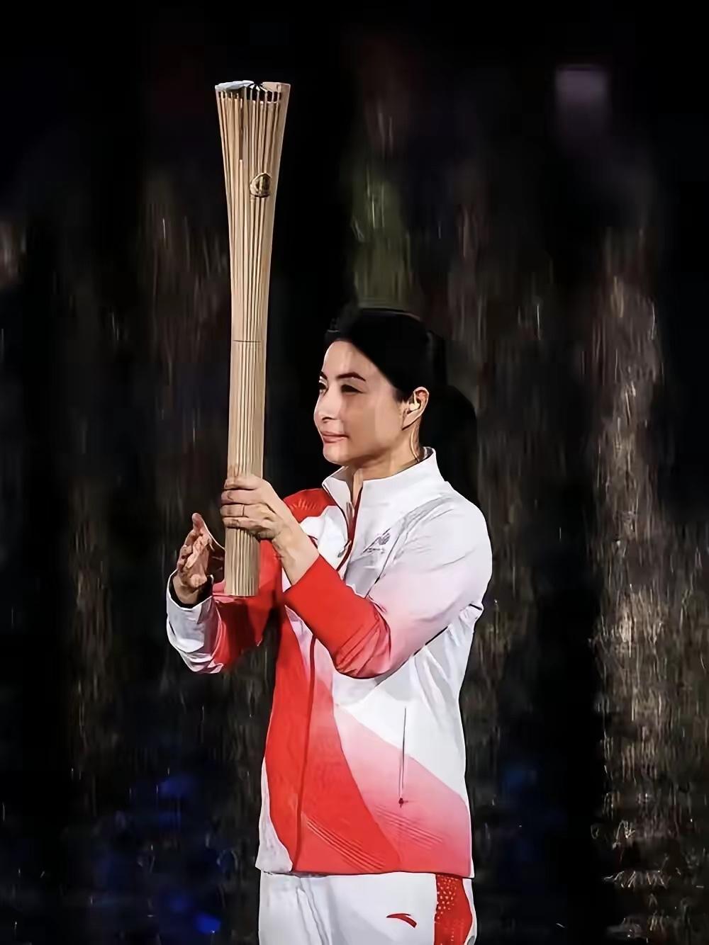 霍启刚直言不讳娶妻宁穷不闲郭晶晶的独立操作太圈粉46岁霍启刚一句话炸翻全