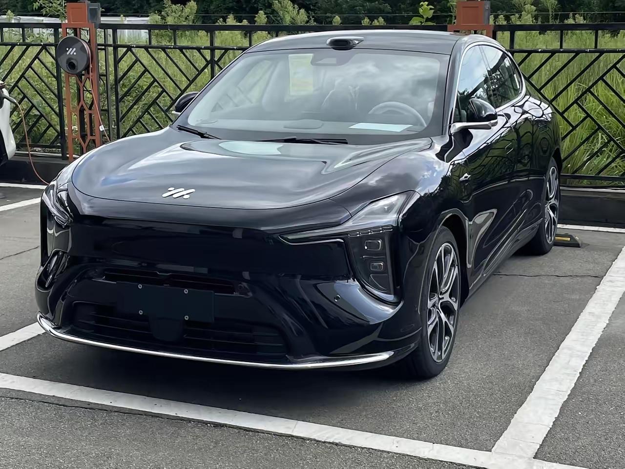 这就是赤裸裸的现实!加满60升油箱：1，英国，约需800元人民币；2