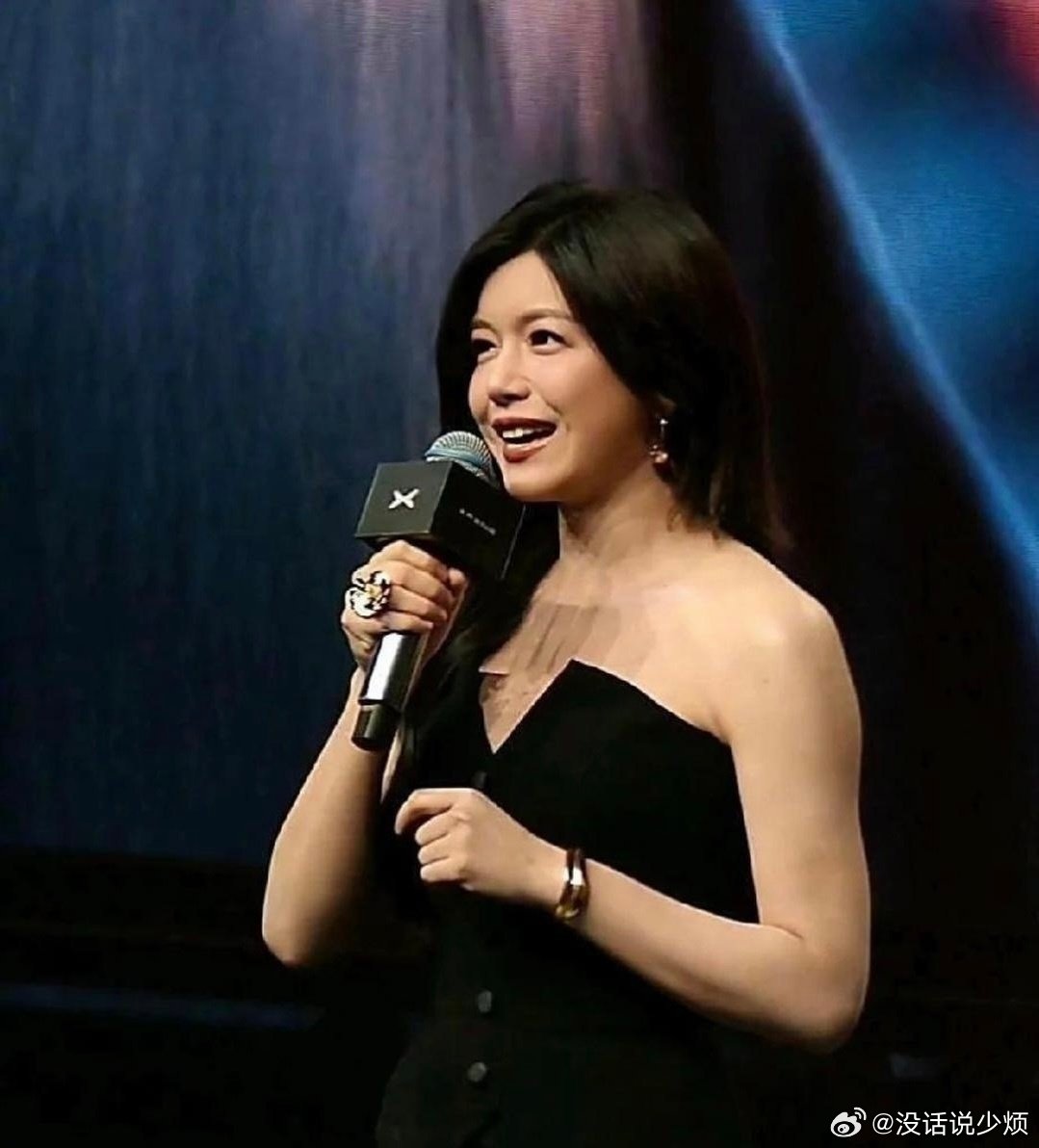 有点理解陈晓为什么会这样了，小鹏汽车老板看到陈妍希都结巴了​