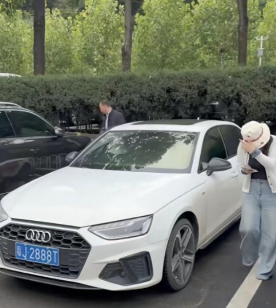 “广东公路甲级战犯”！粤J2888T车主现身老君山，不少网友发现，这位全网知名的