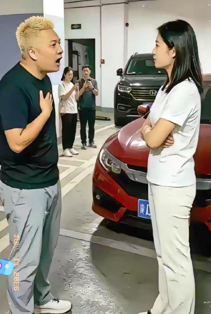 体育局介入第二天，彭女士交书面道歉信，闵先生公示。这致歉不是真心，是被迫。之前她