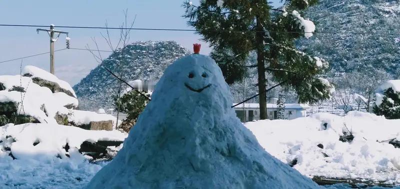 一起看雪后美景开启“仙境模式”雪后的世界，仿佛一键开启“仙境模式”，美到让人窒