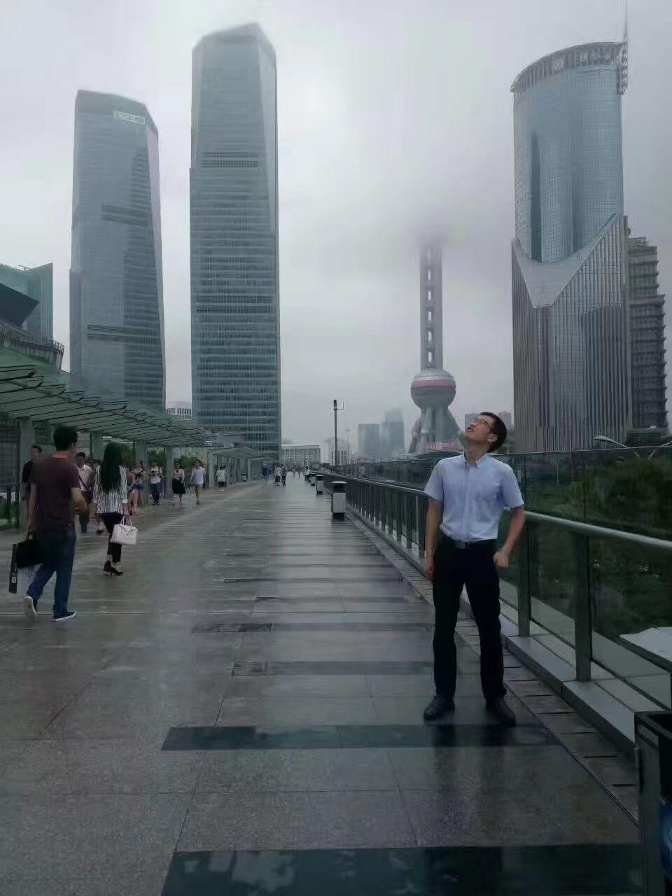 昨天黄金直接暴涨，我的黄金加码战法大获全胜，赚得特别爽，这波行情实打实落袋了两万