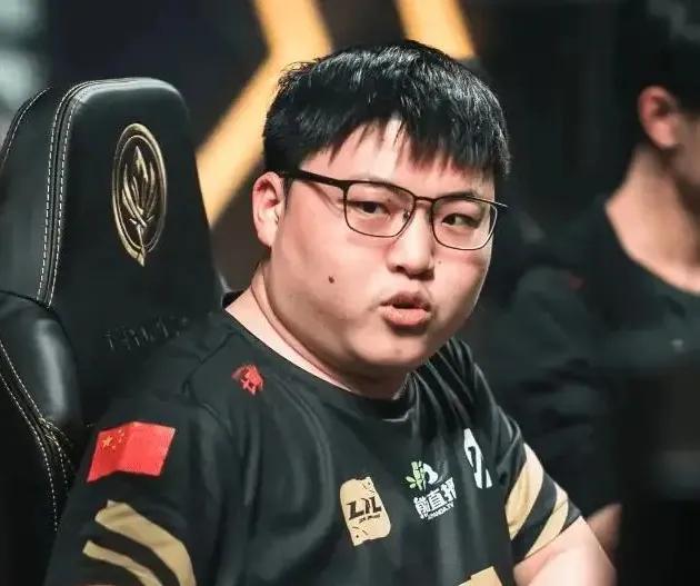自从Uzi退役之后，LPL下路对线强度明显断崖式下滑了Hope打不赢Gum