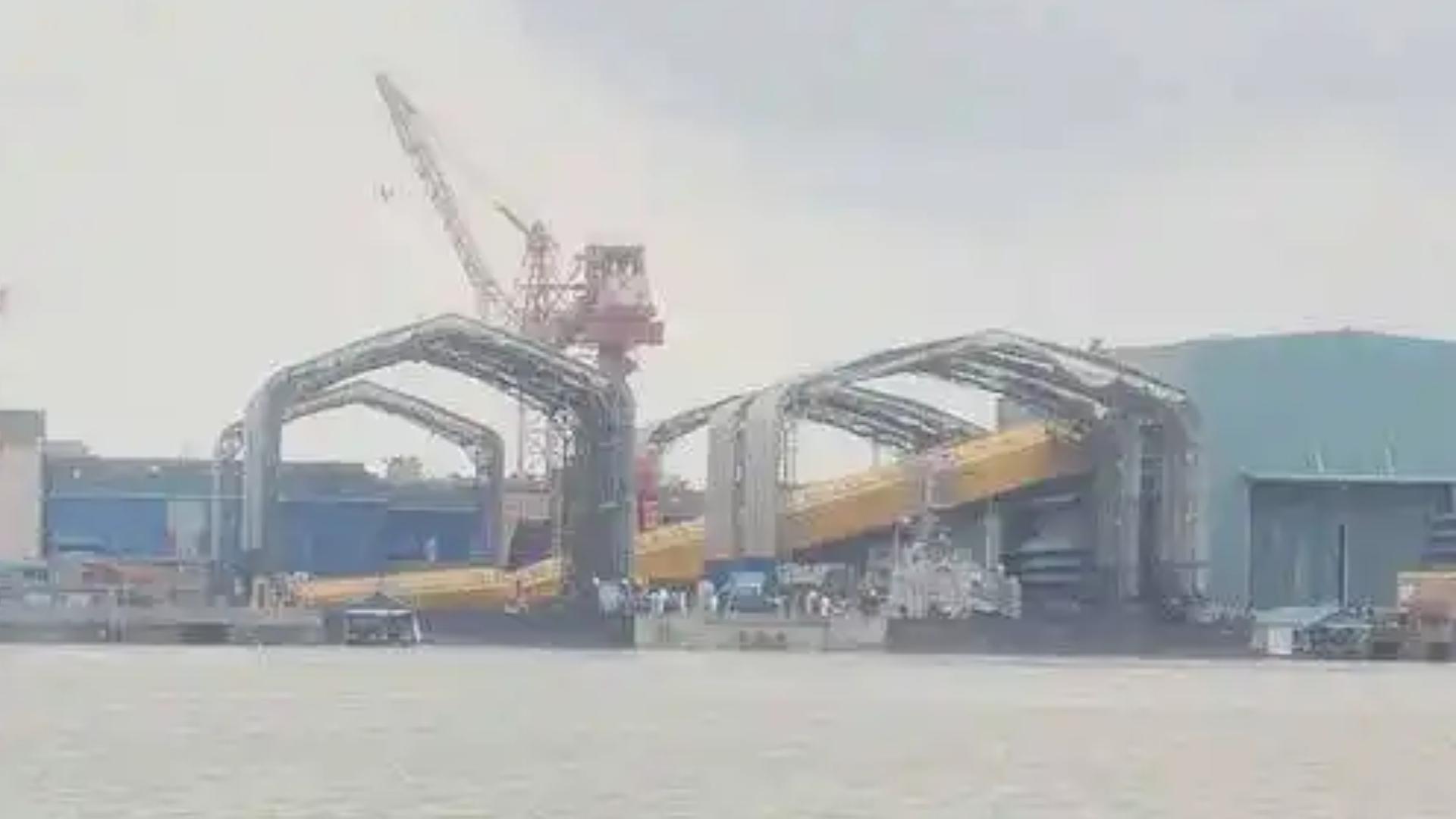 “龙门吊”倒塌砸坏军舰,印度要让中国负责,结果发现找错了对象
