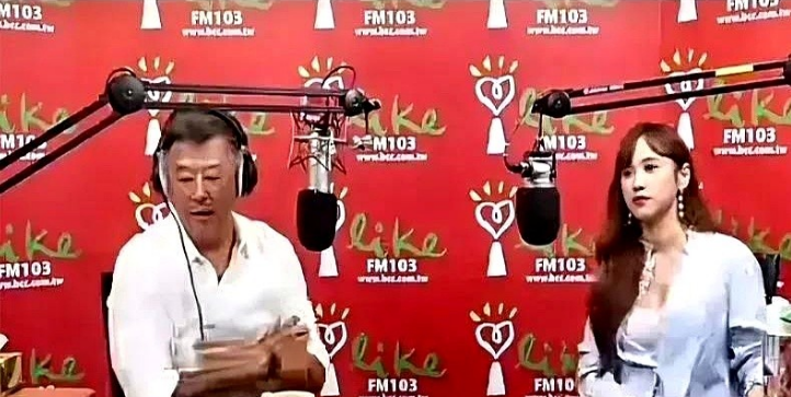 王伟忠采访吴姗儒上来就放大招："你节目收视超了小S，咋想的？"这问题直接把两代综