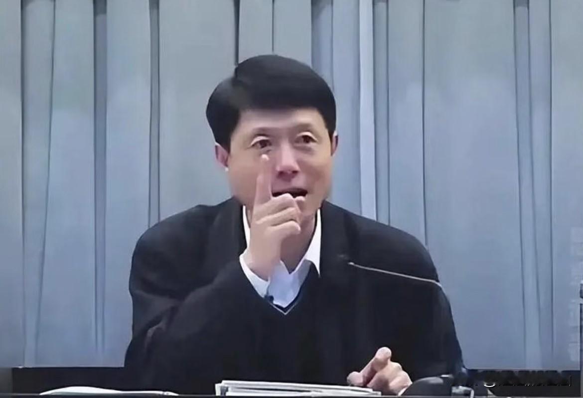 艾跃进教授曾灵魂发问：让辛苦一辈子的工人下岗，轻飘飘一句“重头再来”，那说这话的