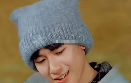 胡先煦的“火锅梗”不是饭局，是试金石。沈腾在《现在就出发》里随口一句谐音，他0