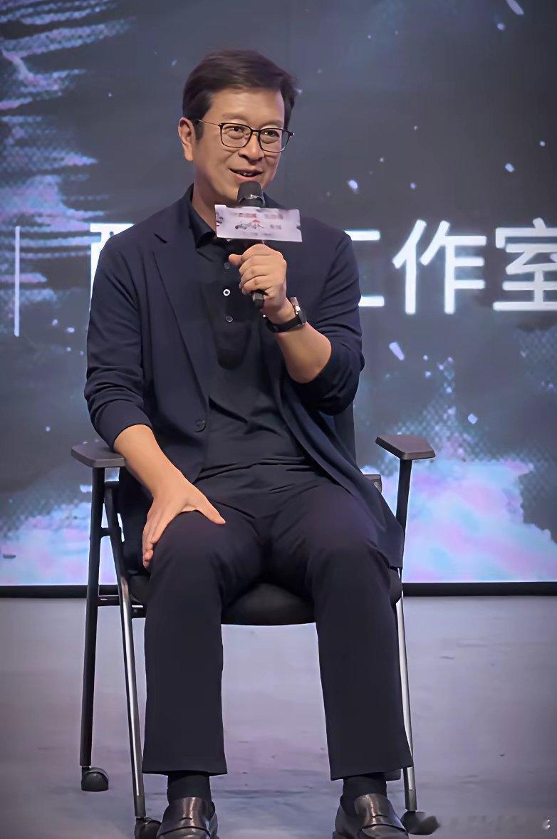 杨洋的《雨霖铃》平台亲自买股！《雨霖铃》应该是拿到了总冠名，新海报剧名设计已经戴