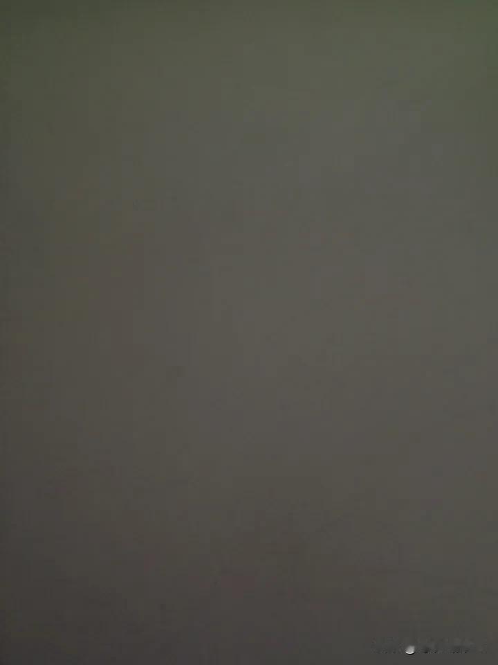 夫妻结婚久了，分房睡真的是唯一的选择。初八开工。下班后和朋友小酌