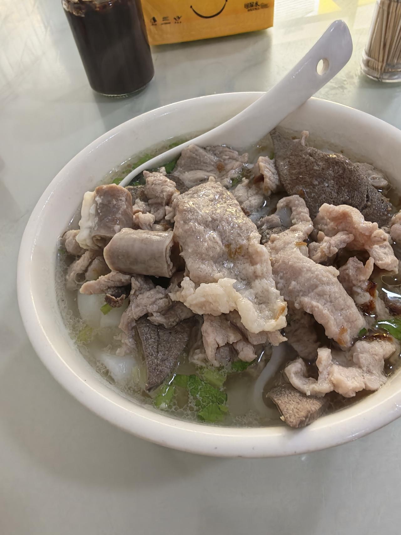 晒出你的本地生活如果你生活在深圳，你会发现到处都可以看到潮汕汤粉店招牌可能有一点