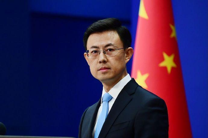 8月14日，中国外交部刚点名菲律宾防长特奥多罗，第二天，中国驻菲律宾大使馆直接甩