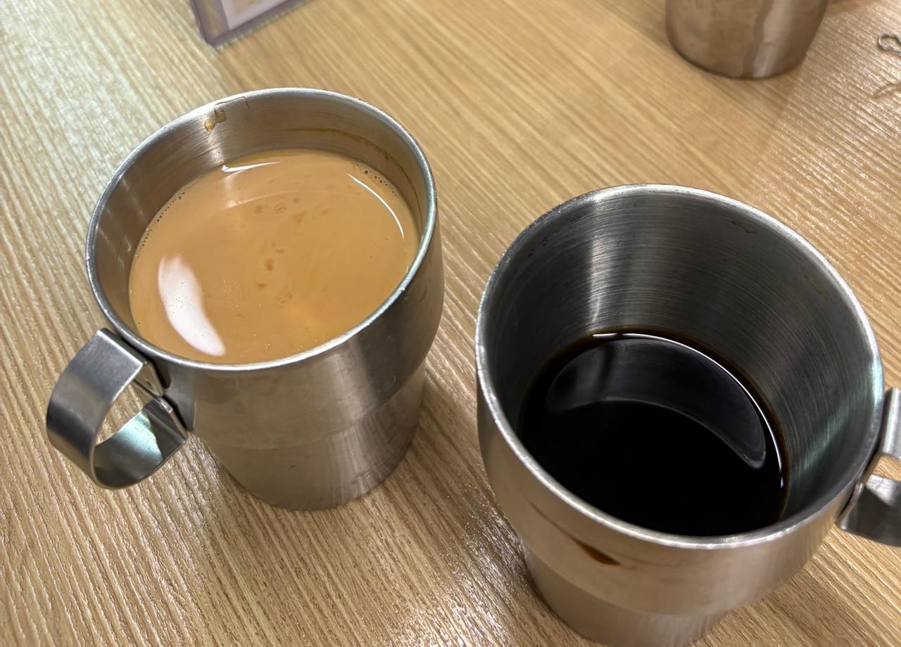 今天才知道咖啡里面加奶，有一部分原因是为了提高口感，一部分原因是降低咖啡的刺