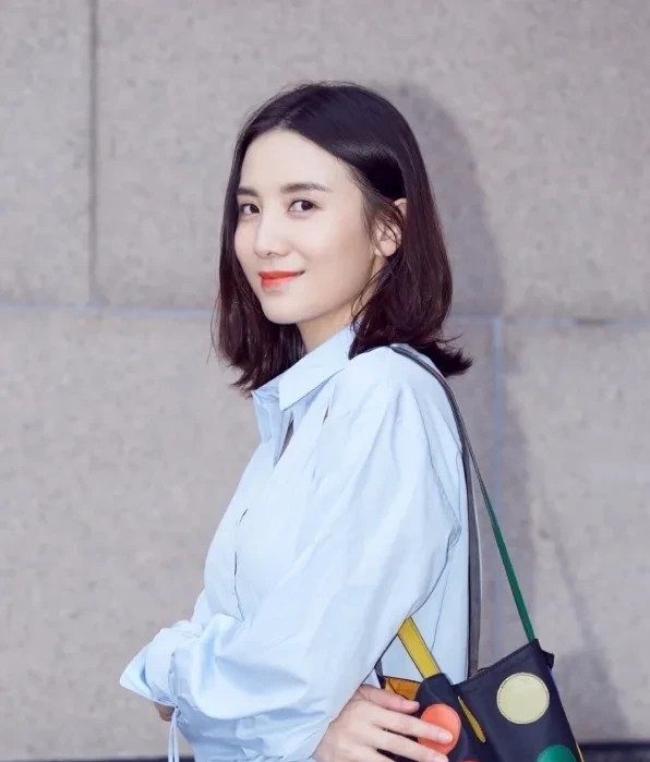 杨天真嘴里的宋佳，到底有多绝？王牌经纪人杨天真说和宋佳合作20年里，从《闯关