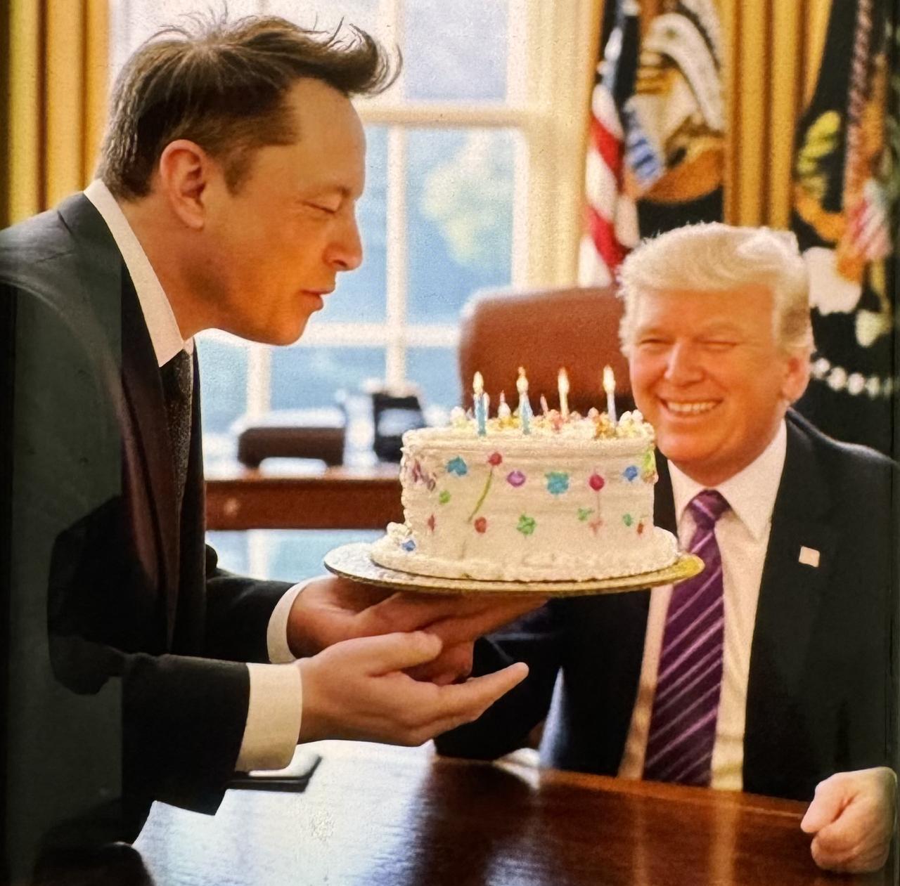6月14日特朗普79岁生日，马斯克送来生日蛋糕，二人握手言和！$特斯拉TSLA
