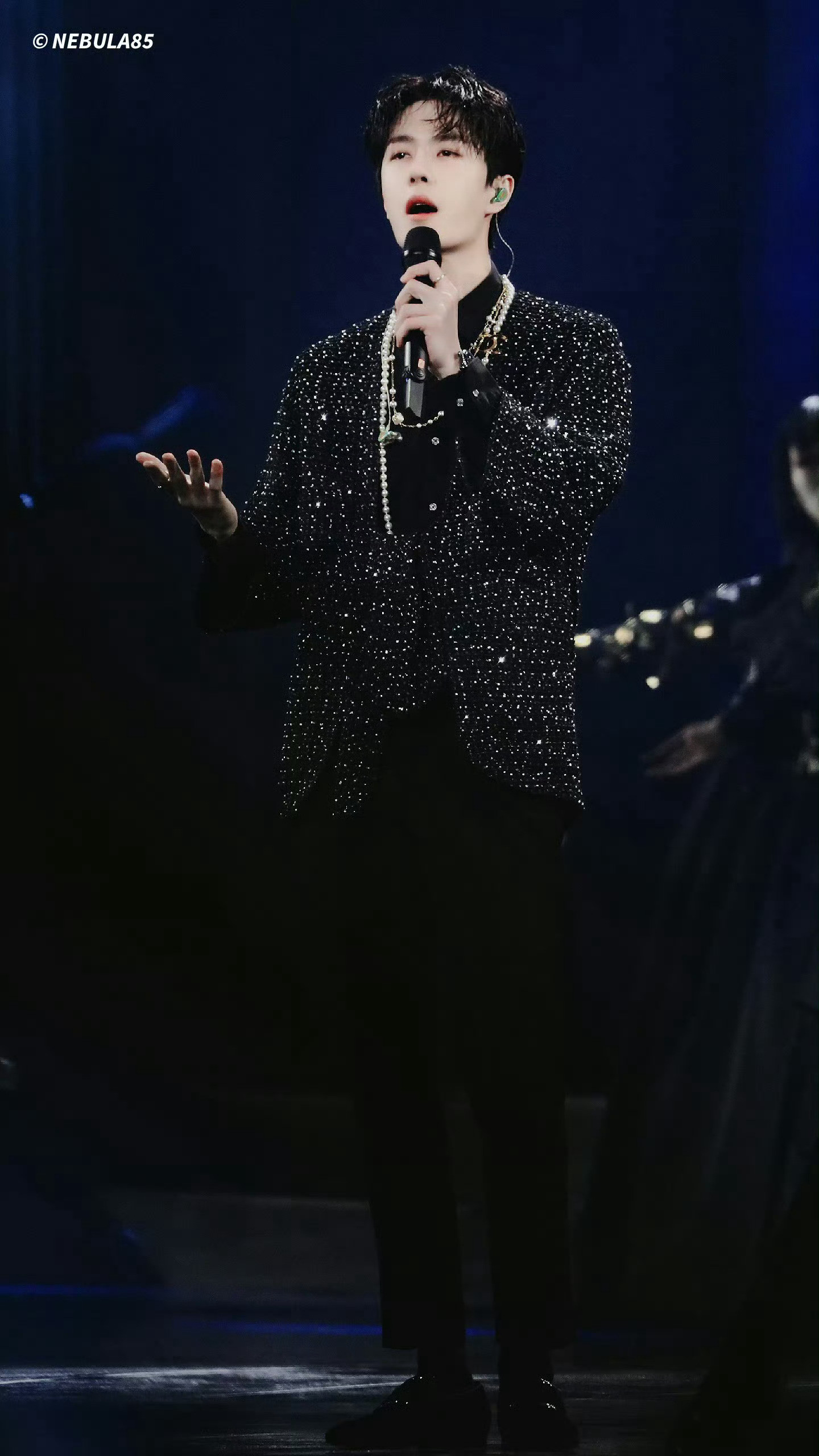 高贵的灵魂，谦卑的躯壳，全部都是他，眼里是他，心里是他，中心是他，哪哪都是他王一