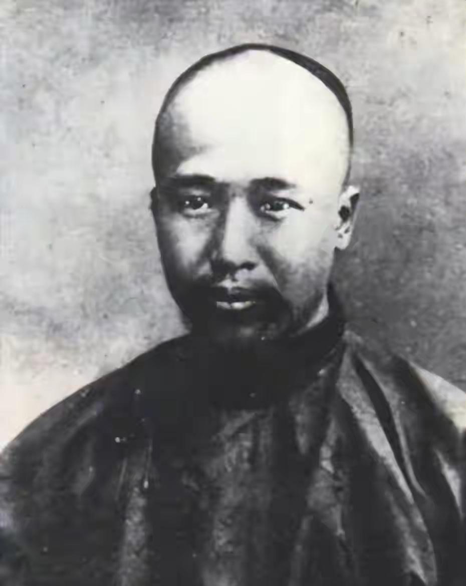 1927年，69岁的康有为临终前，将22岁的六姨太阿翠叫到跟前，温柔地说：“我给