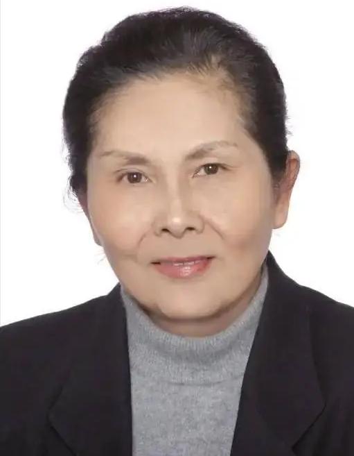 我国顶尖半导体教授李爱珍，申请中科院院士被淘汰，不料2007年，她竟然摇身一