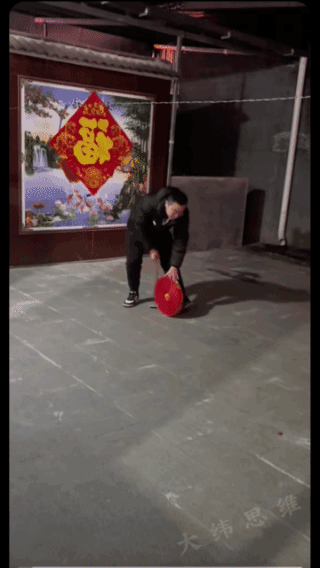 太有才了，他不是放炮而是放生！