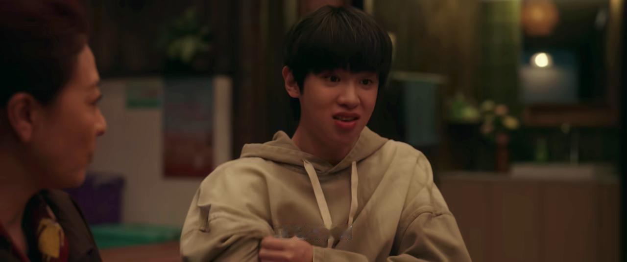 《四喜》大结局：直到沈明辉以“华姐”称呼何丽华，我才发现，其实许知冬很可怜。