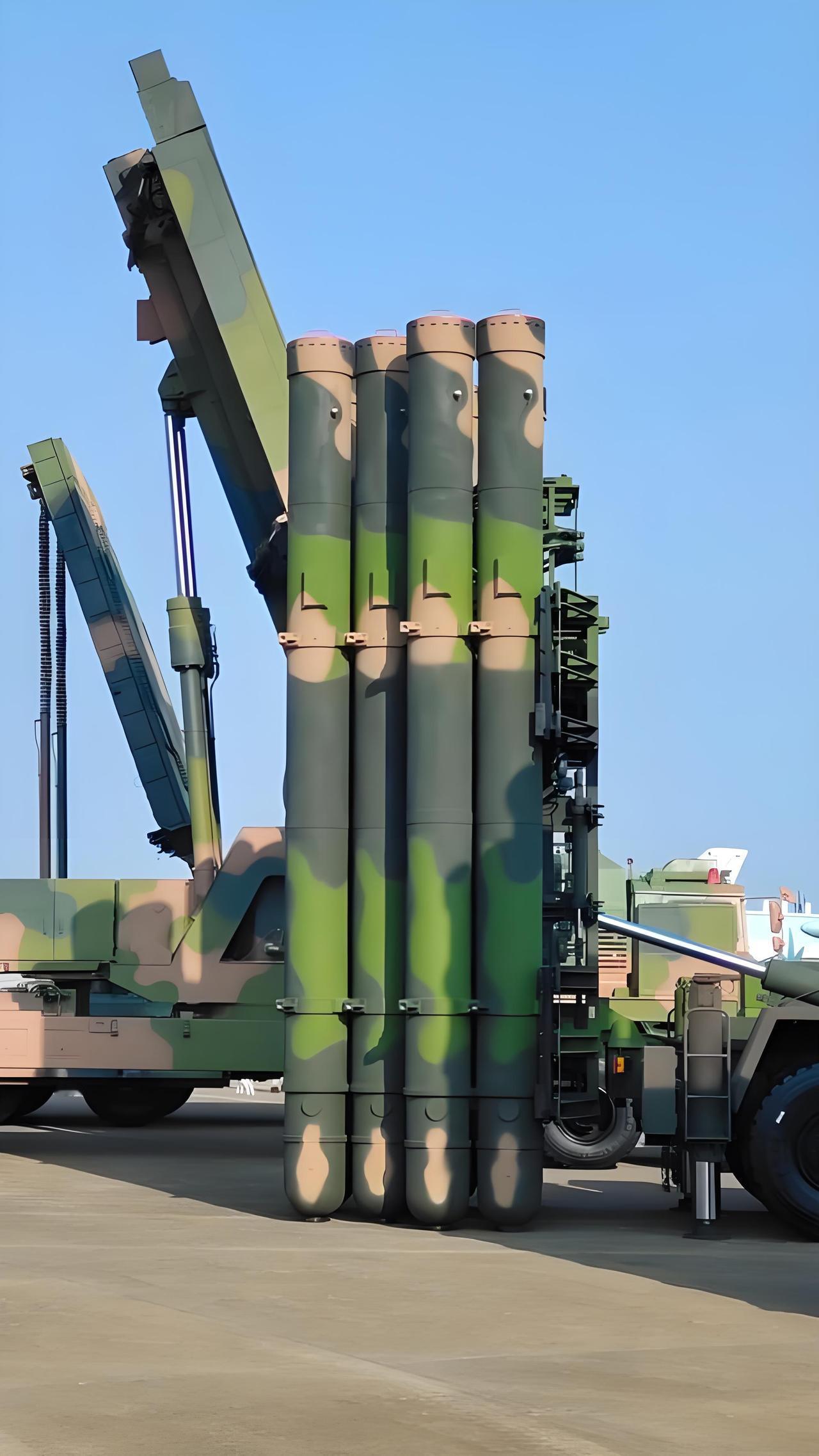 红旗-20实弹首曝！一发射穿隐身神话？评论区说出你的看法如果我说，有一种导弹能