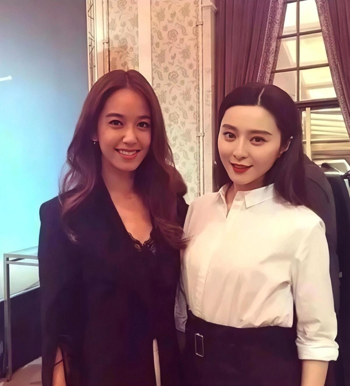 黑衣服是谁？​​​