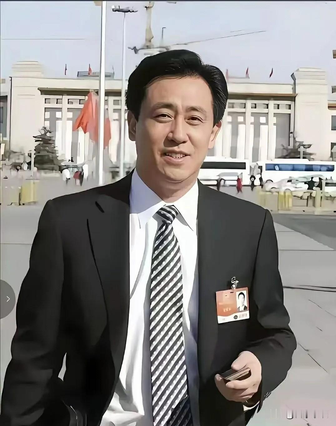 有一件事情。我非常想知道答案！那就是贾跃亭和许家印同样都是曾经风光无限的商