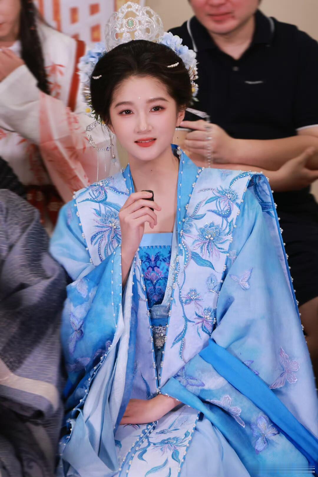 关晓彤你快点儿把王牌的造型师给挖走吧！！！​​​