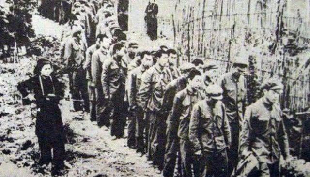 1979年5月，交换俘虏工作完成，广州军区司令许世友上将专门下令：“把连长、指导