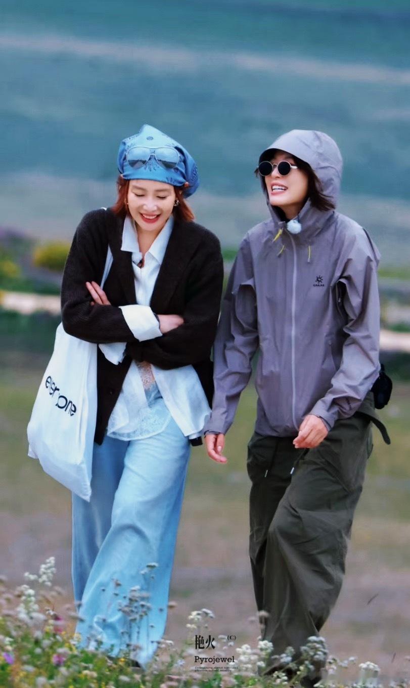 向野主线旅游副线拍时尚大片李宇春、辛芷蕾、高叶、倪妮穿搭这块儿一整个夯爆了！姐姐