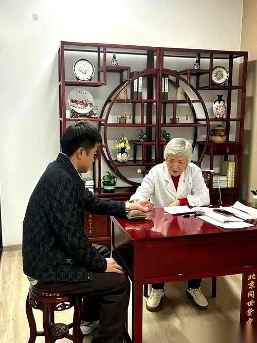 唉，最近刷到个段子，真是直接扎我心窝子了！谁说不是呢？为了点儿业绩，咱多少次熬到