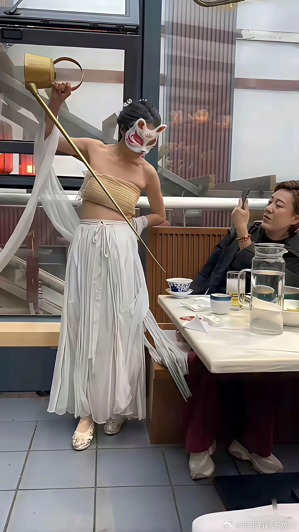 这下好了，谁让你动手的