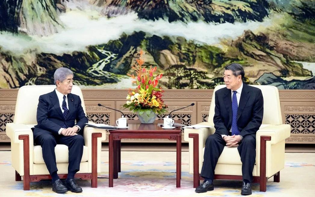 9月29号，正在北京进行访问的日本国际贸易促进协会会长、前外相岩屋毅，同何副总理