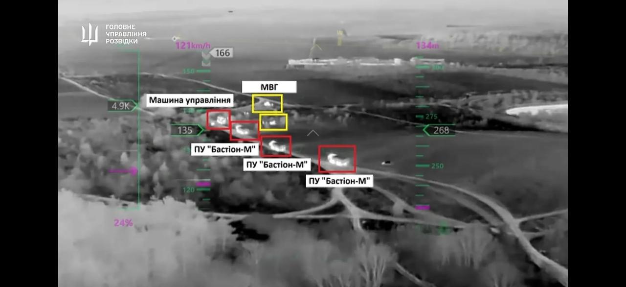 乌军采用“星链”控制的无人机在克里米亚半岛发现了俄军“棱堡-P”岸舰导弹发射车队