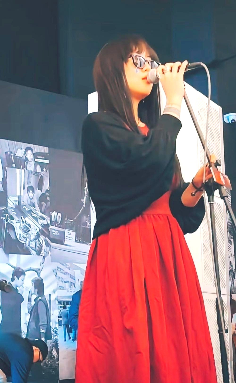 同样是离开窦唯的女人，王菲和高原给女儿挣出的命运，简直是一个天上一个地下最近看窦家媛的采访，这姑娘调