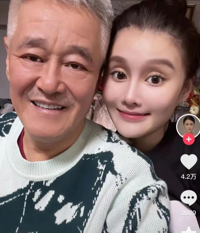 赵本山女儿自曝丈夫是悉尼大学硕士，老公为缓和其情绪赠送北京一套房。赵本山女儿