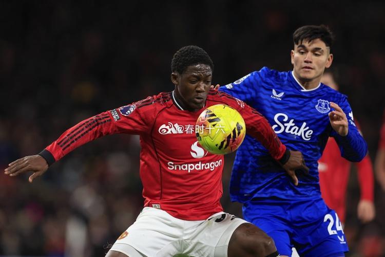 12队有意！英媒：切尔西拜仁领跑梅努争夺，球员希望去那不勒斯12月14日讯据