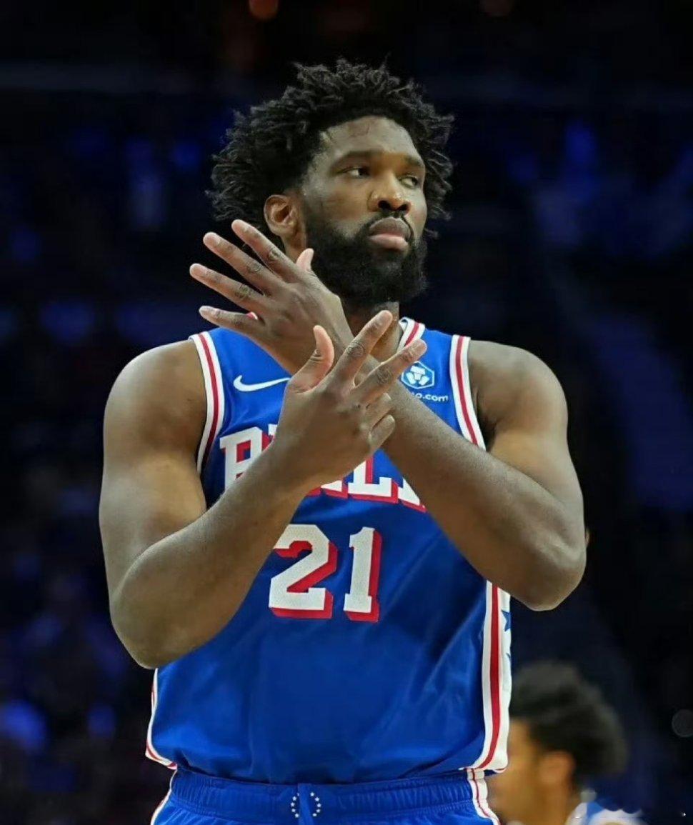 有一说一，恩比德和艾顿根本不在一个级别！！！艾顿:27岁，2018年状元秀。全场