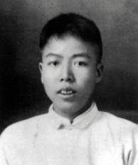 1951年，浙江宁波一80多岁老人，不顾众人反对，强行挖开儿子的坟墓，不料打开后