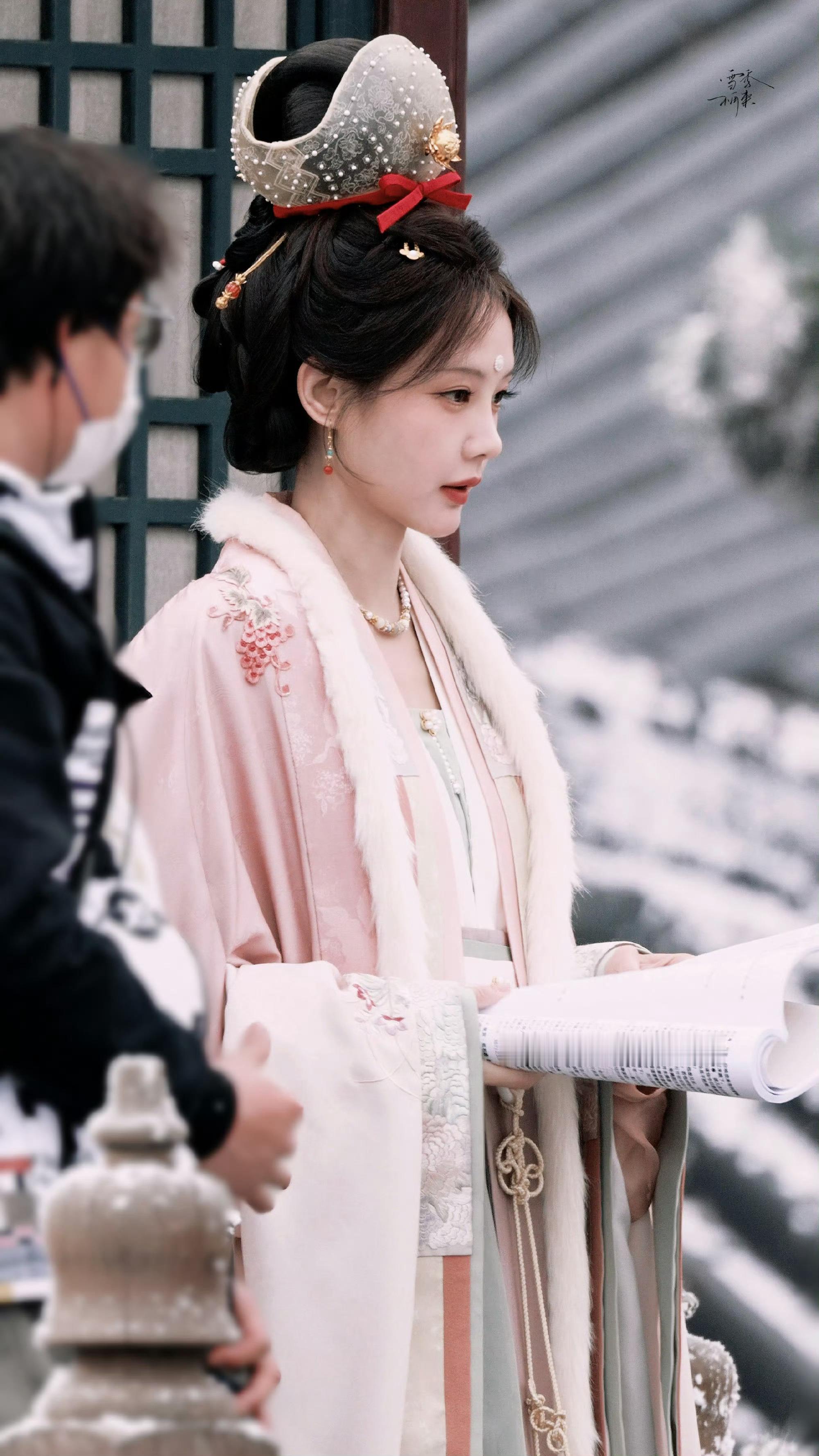 挺好看的，除了那个蝴蝶结