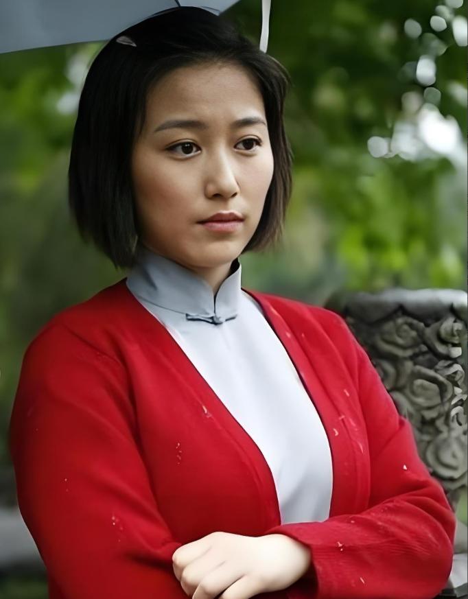 2026年四月，抗战题材剧集《八千里路云和月》正式上线播出，平稳的剧情节奏和贴