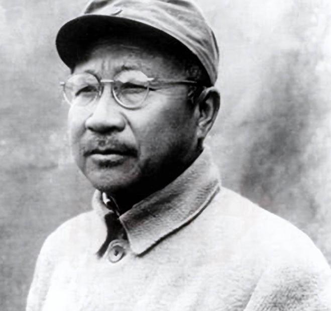 1943年，新四军副军长张云逸抓了桂系将领赵凤藻的独子。赵凤藻急疯了，开出10挺