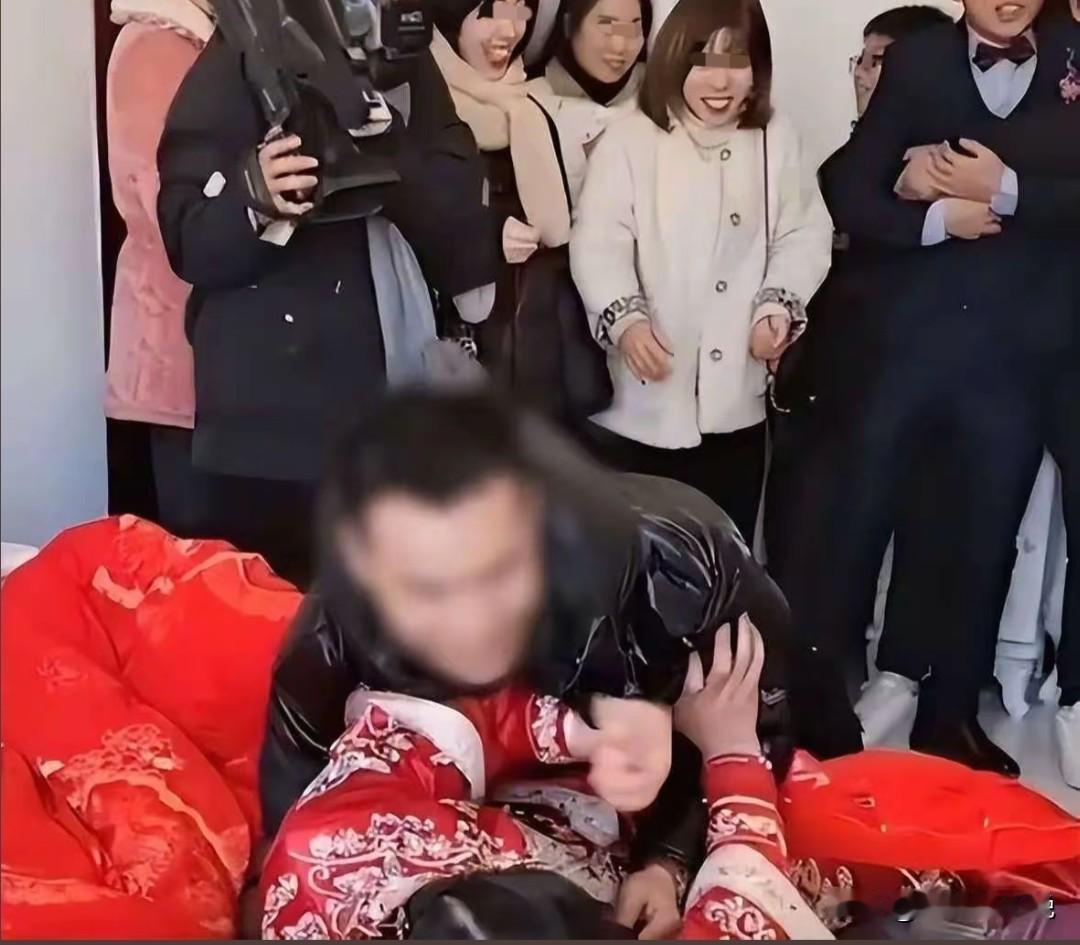 短剧都不敢这么拍！女子出轨伴郎并生娃这事真是太离谱了！何女士与程先生在201