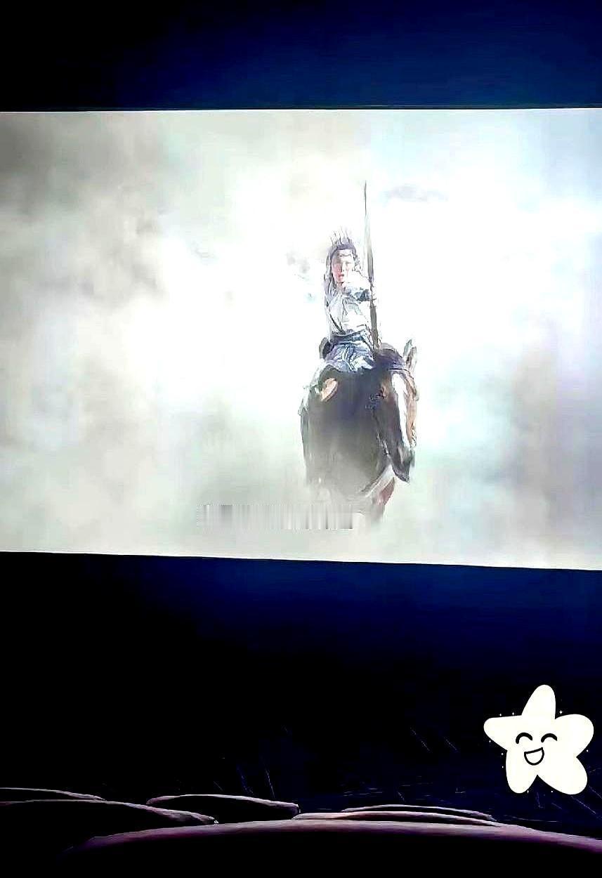 81岁的袁和平，在片场立的第一条规矩，是把所有明星的腕儿全卸了。李连杰、梁家辉