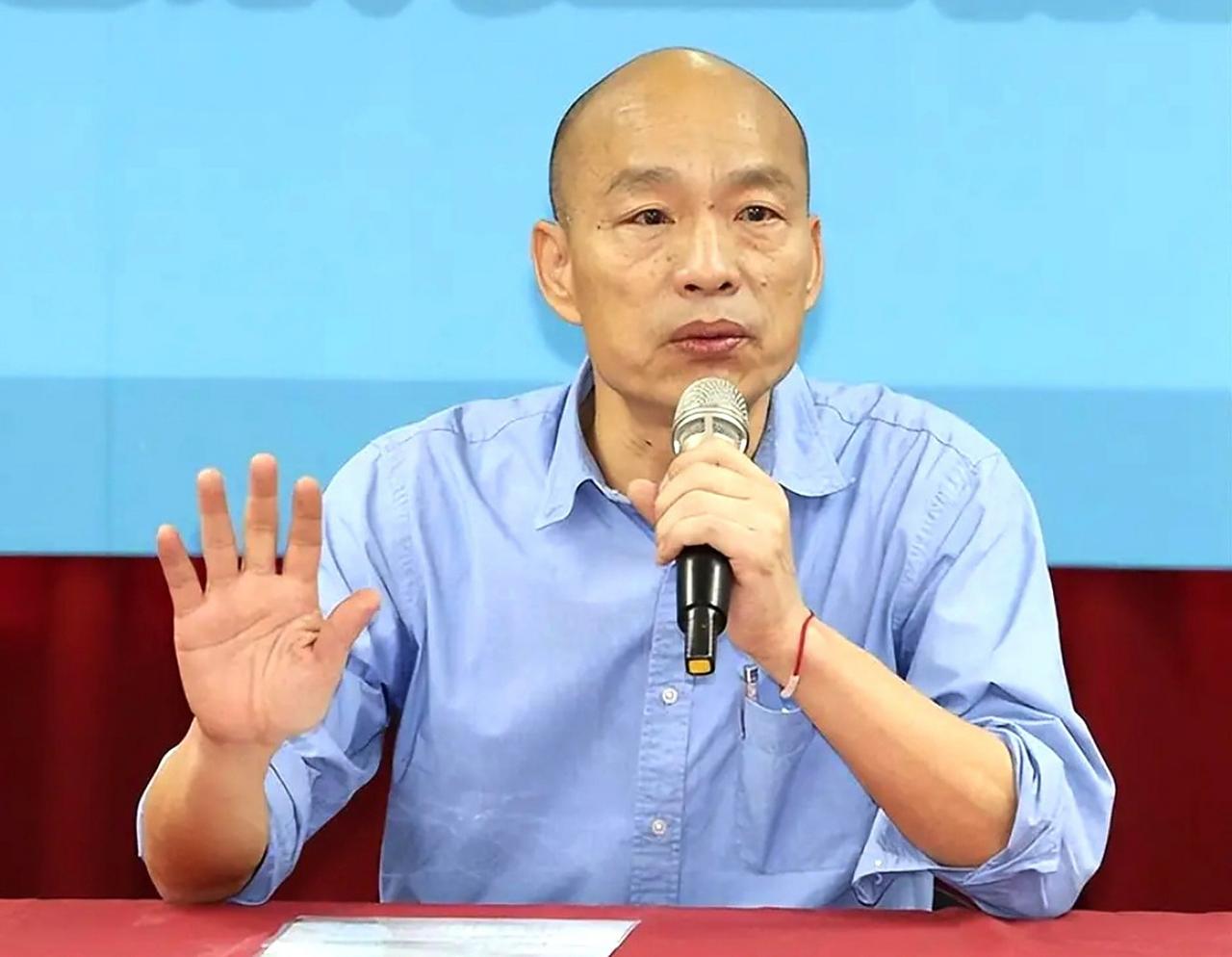 郑丽文上班第一天韩国瑜送来了花篮​11月3日，中国国民党主席郑丽文正式走