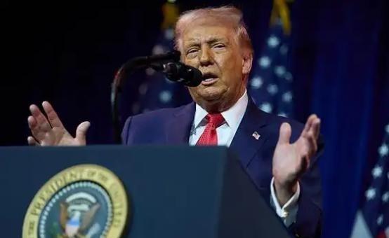 特朗普这回绝对是傻眼了！他前脚刚在白宫庆功，后脚巴拿马就直接反水了。谁能想