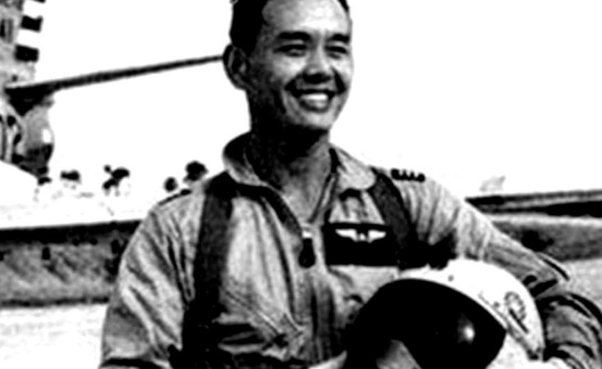 1956年1月7日破晓时分，泉州天幕骤然掠过一架台湾战机，当地驻军正欲开火将其击