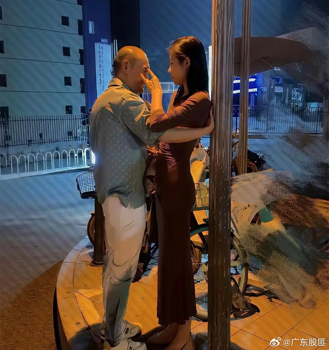 虽然他缺点数不完，但是有钱啊！